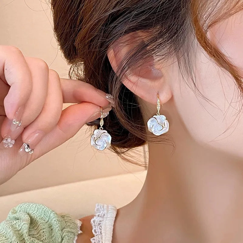 White Enamel Flower Stud Earrings:
- Style: Folded Unique Design
- Material: Multi-layers Floral
- For: Women
- Year:2024 New